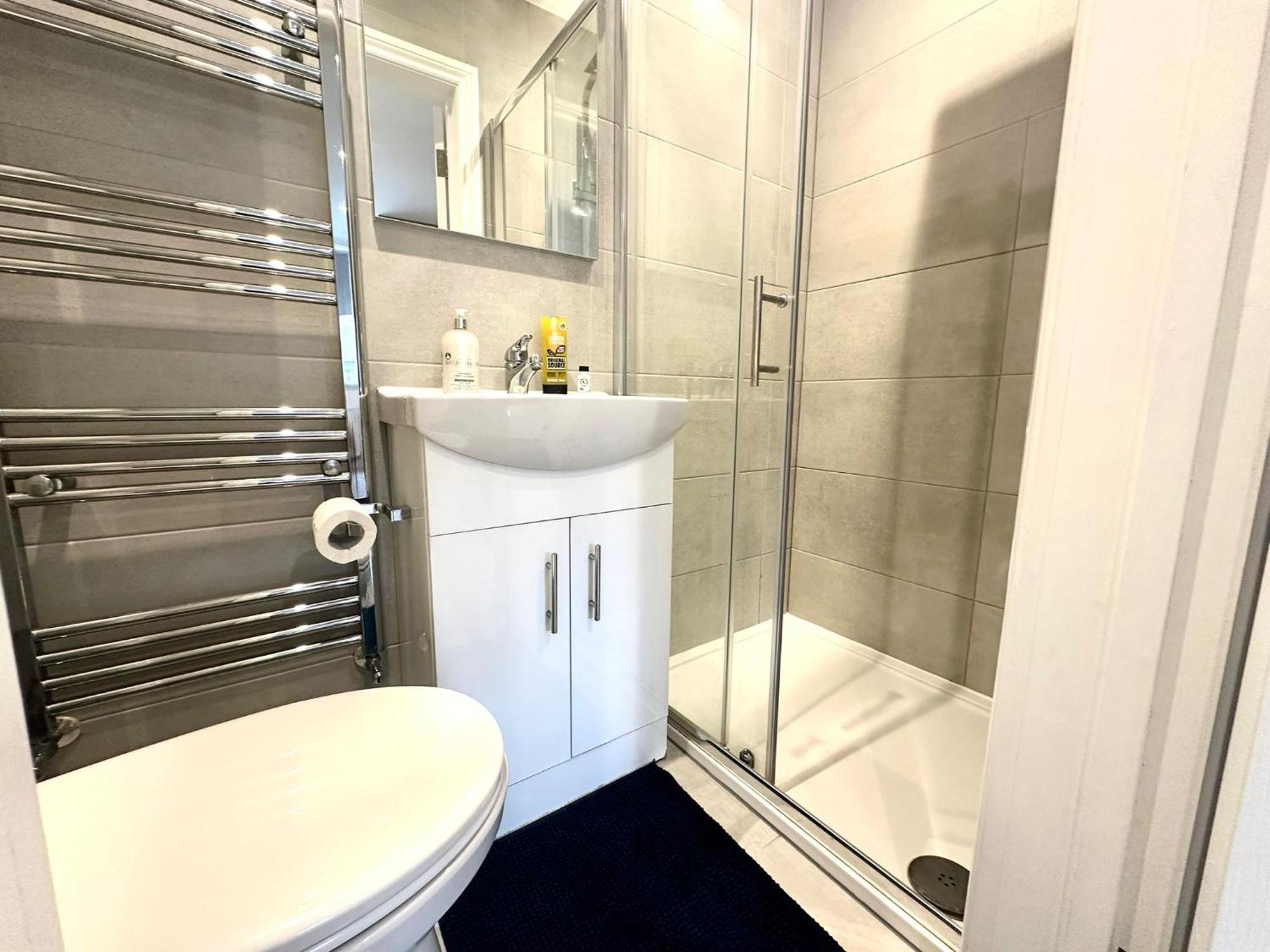 Bright Modern, Private Apartment,15 Mins To Central London Hendon Eksteriør bilde