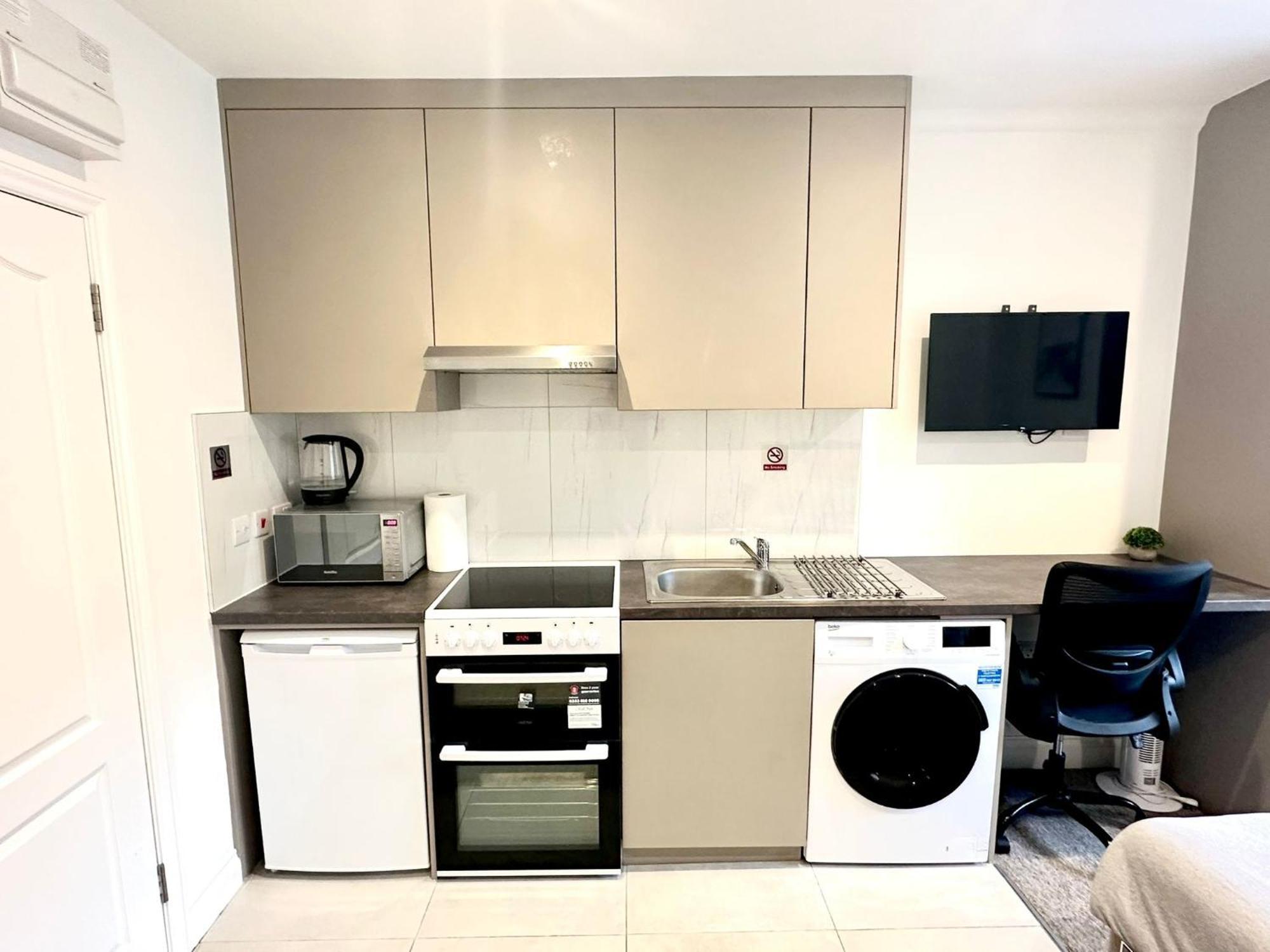 Bright Modern, Private Apartment,15 Mins To Central London Hendon Eksteriør bilde