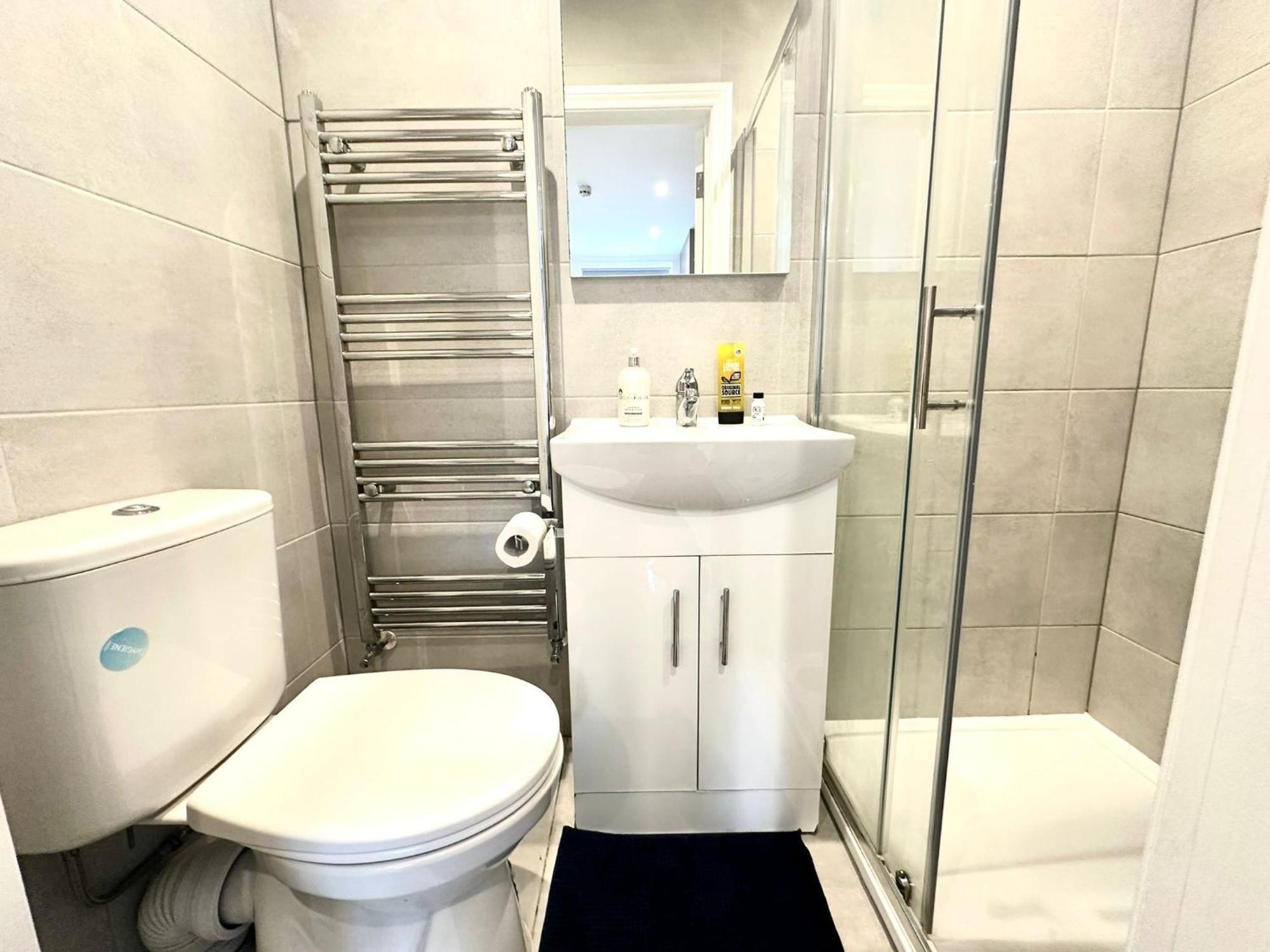Bright Modern, Private Apartment,15 Mins To Central London Hendon Eksteriør bilde